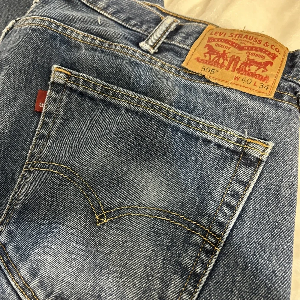 Levis‎ 505 Regular Fit Straight Leg Mens Jeans Blue Medium Wash 40x34 Distressed